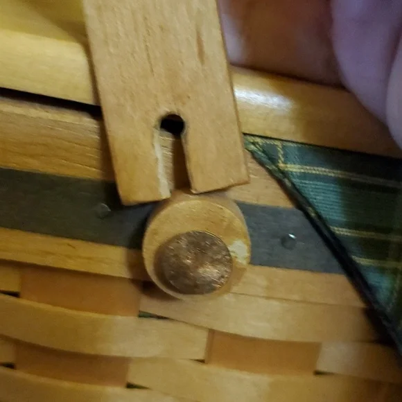 Longaberger Traditions Collection 1999 Edition Generosity basket - Picture 4 of 15